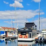 ספינת מלון Barco-apartamento En El Nautico De *
