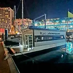 Barco-apartamento En El Náutico De