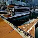 ספינת מלון Barco-apartamento En El Nautico De *