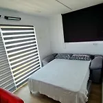 Barco-apartamento En El Nautico De ויגו