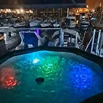 Barco-apartamento En El Nautico De