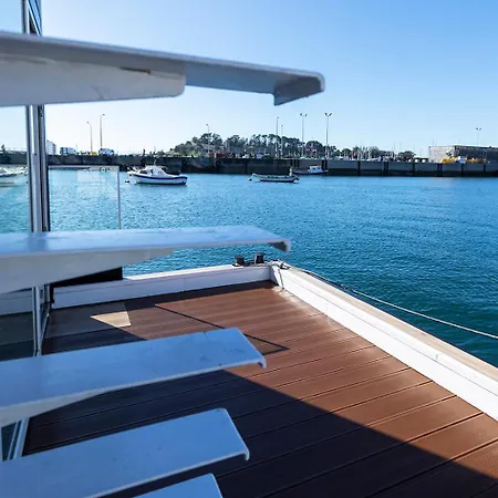 Barco-apartamento En El Nautico De * Vigo