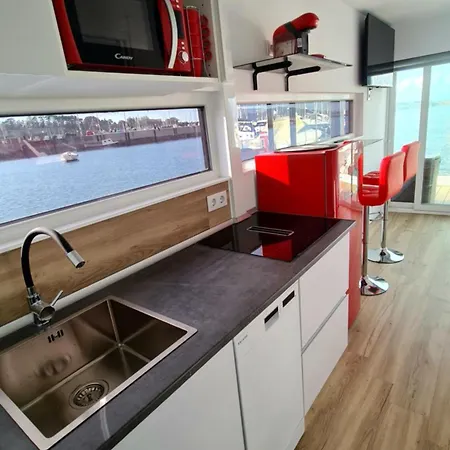 Úszó hotel Barco-apartamento En El Nautico De Vigo