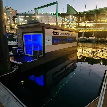 Barco-apartamento En El Nautico De Vigo