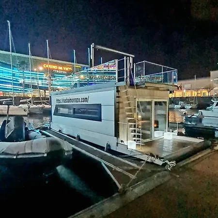 Barco-apartamento En El Nautico De Botel *