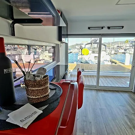 Båthotell Barco-apartamento En El Nautico De Vigo