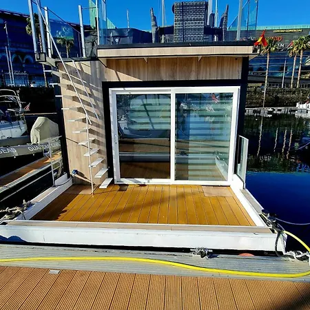Botel Barco-apartamento En El Nautico De