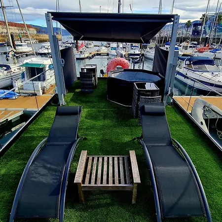 Botel Barco-apartamento En El Nautico De