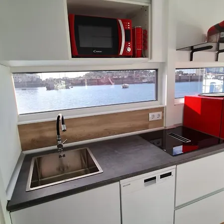 Barco-apartamento En El Nautico De Vigo