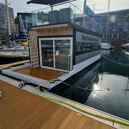 Botel Barco-apartamento En El Nautico De