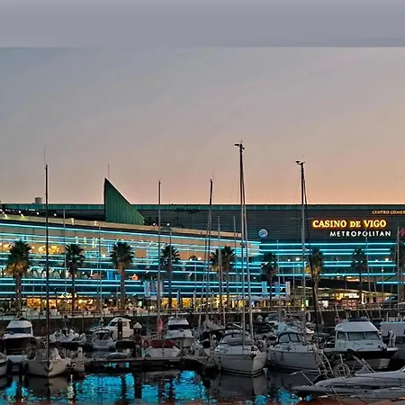 Tekne Barco-apartamento En El Nautico De Vigo