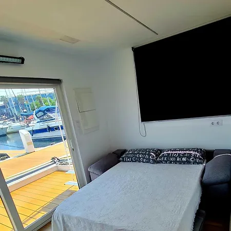 船屋 Barco-apartamento En El Nautico De