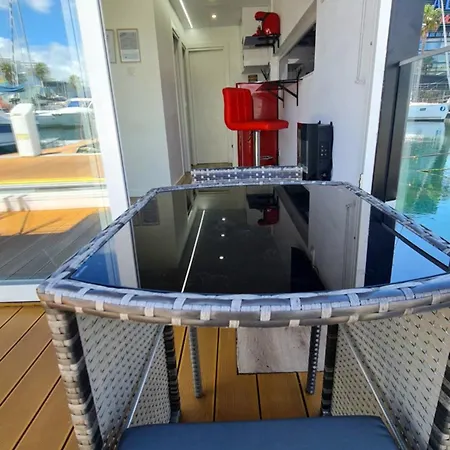 Barco-apartamento En El Nautico De * 比戈