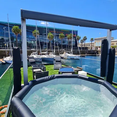 Barco-apartamento En El Nautico De Botel Vigo