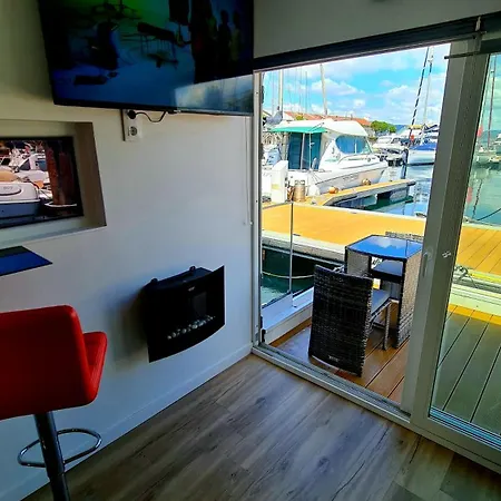 Barco-apartamento En El Nautico De * 比戈