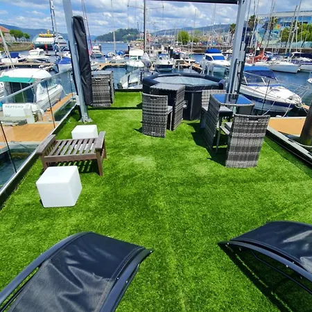 Botel Barco-apartamento En El Nautico De Vigo