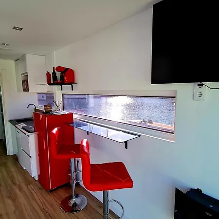 Barco-apartamento En El Nautico De * Vigo