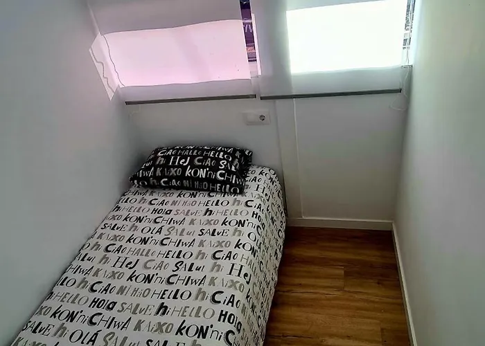 Barco-apartamento En El Nautico De 船屋