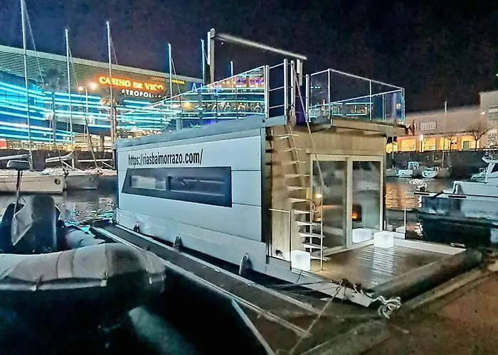 Barco-apartamento En El Nautico De 船屋 *