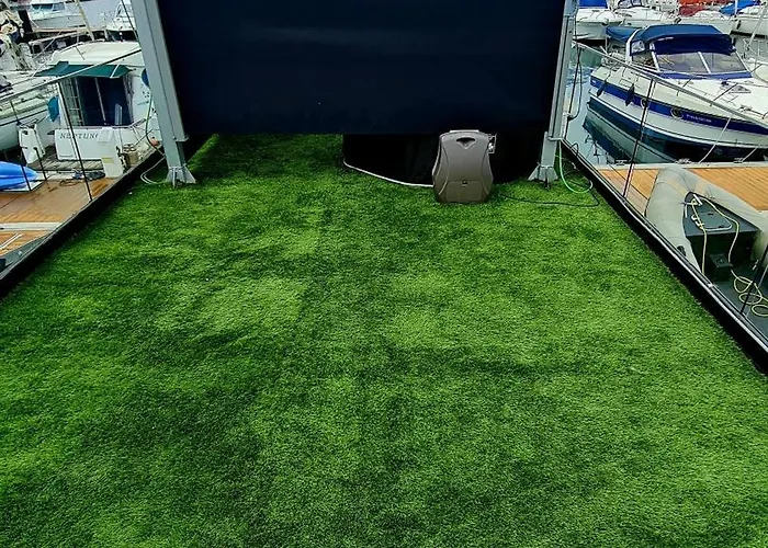 Barco-apartamento En El Nautico De