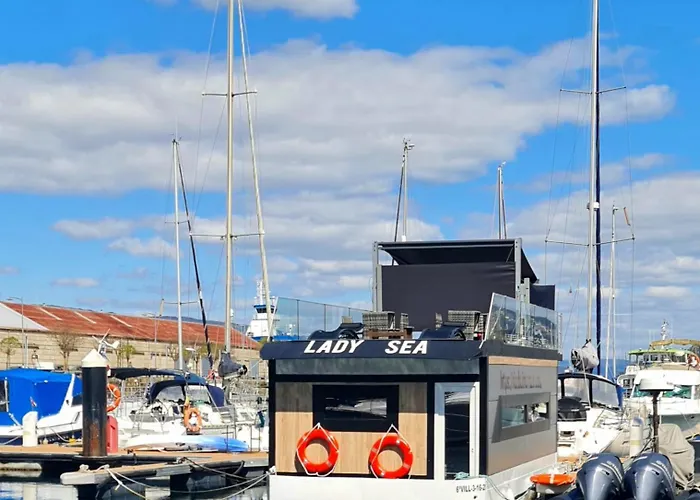 船屋 Barco-apartamento En El Nautico De *
