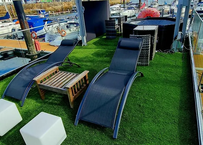 Barco-apartamento En El Nautico De