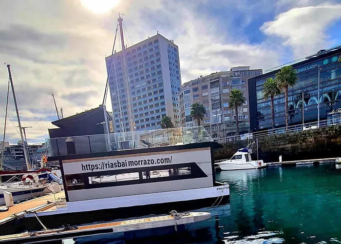 Πλωτό κατάλυμα Barco-apartamento En El Nautico De