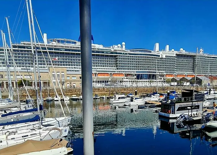 Barco-apartamento En El Náutico De