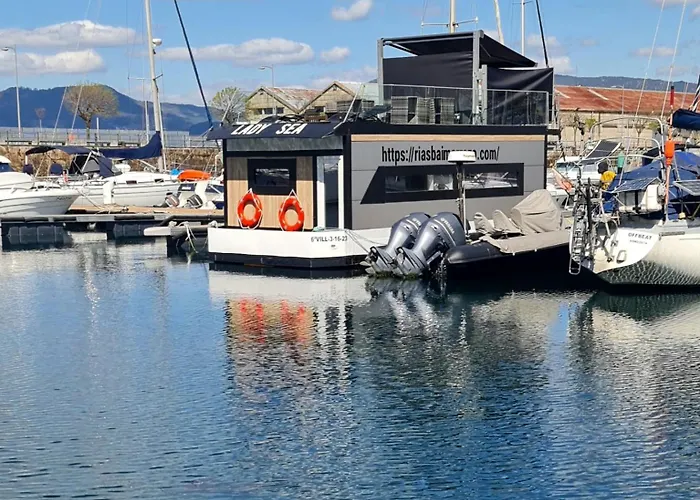 Barco-apartamento En El Nautico De 船屋 比戈