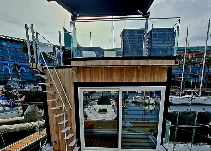 Barco-apartamento En El Náutico De *