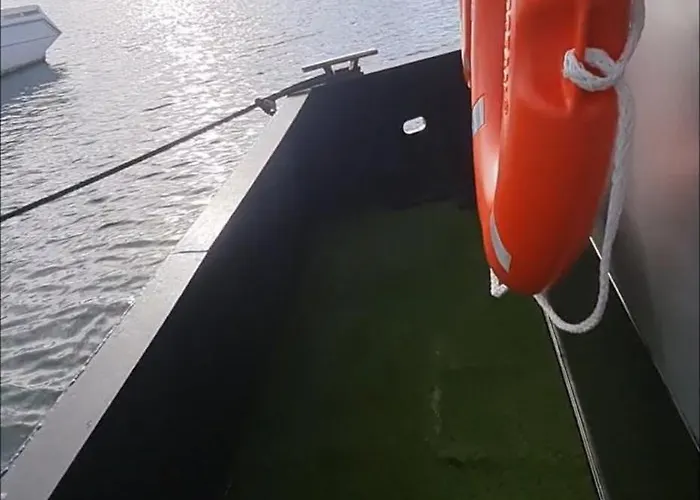 Barco-apartamento En El Nautico De