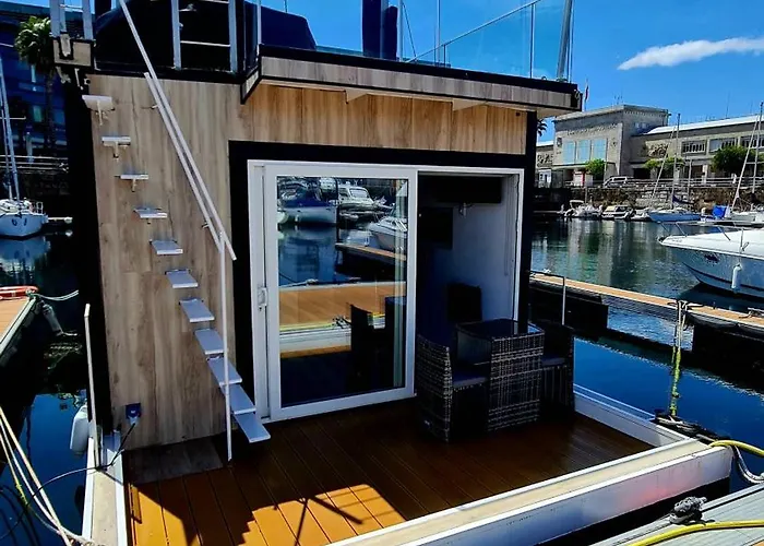 Barco-apartamento En El Nautico De