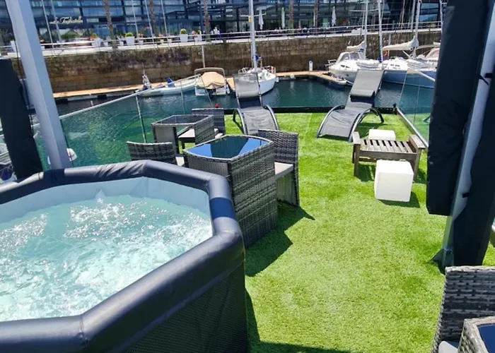 船屋 Barco-apartamento En El Nautico De *