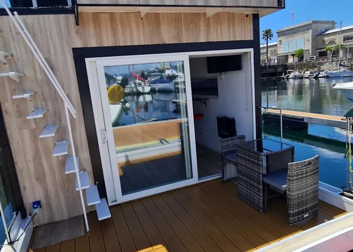 Barco-apartamento En El Nautico De 船屋 比戈