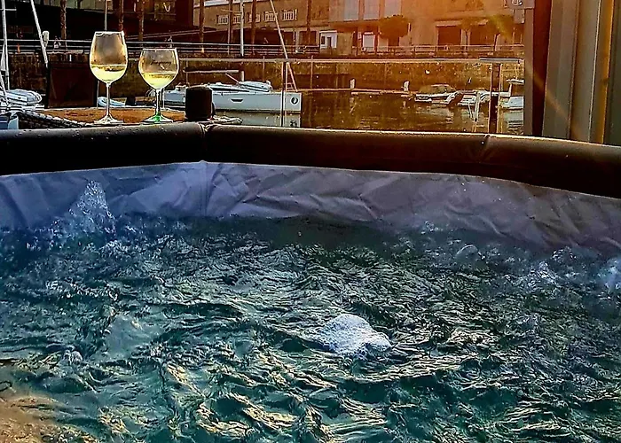 Barco-apartamento En El Nautico De